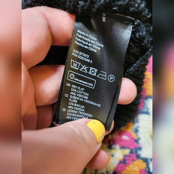 FREE W BUNDLE H&M tie back sweater - Picture 6 of 9